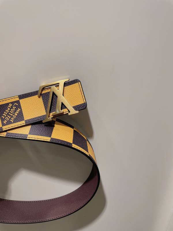 Louis Vuitton 40MM Belt LVB00334